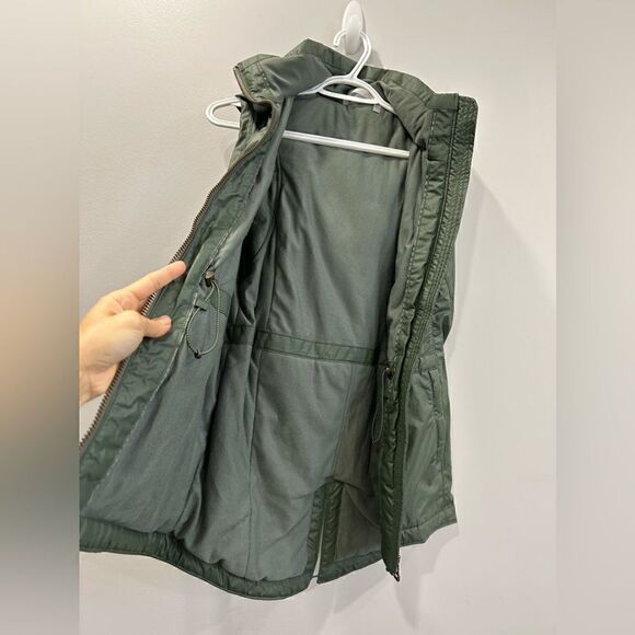 Athleta Alpine Air Vest with Removable Fur Hood in Army Green - Picture 5 of 14